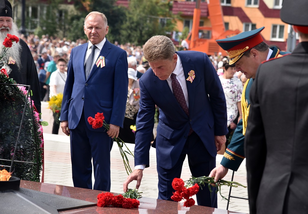 Парад в честь 70-летия освобождения Сахалина и Курил