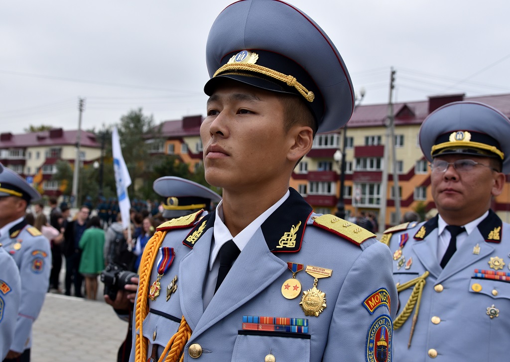 Возложение цветов к Вечному огню