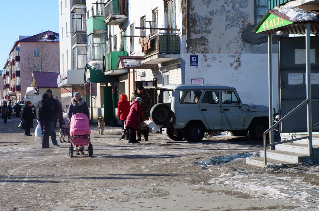 Уличная торговля в Поронайске
