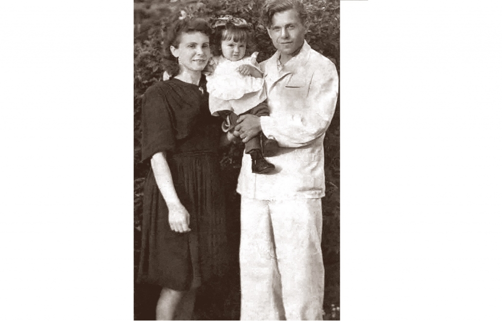 Аркадий Кусков с женой и дочерью