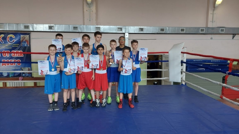 Сахалинские боксеры приняли участие в открытом турнире памяти Николая Торопова