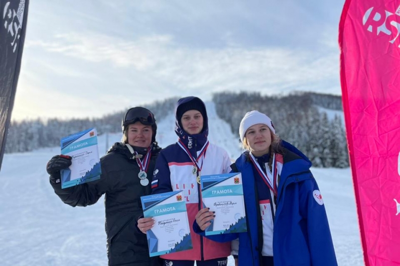 Сахалинские сноубордисты завоевали пять медалей на всероссийских соревнованиях
