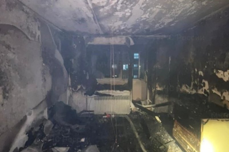 Ночной пожар в Горнозаводске вынудил жильцов покинуть дом