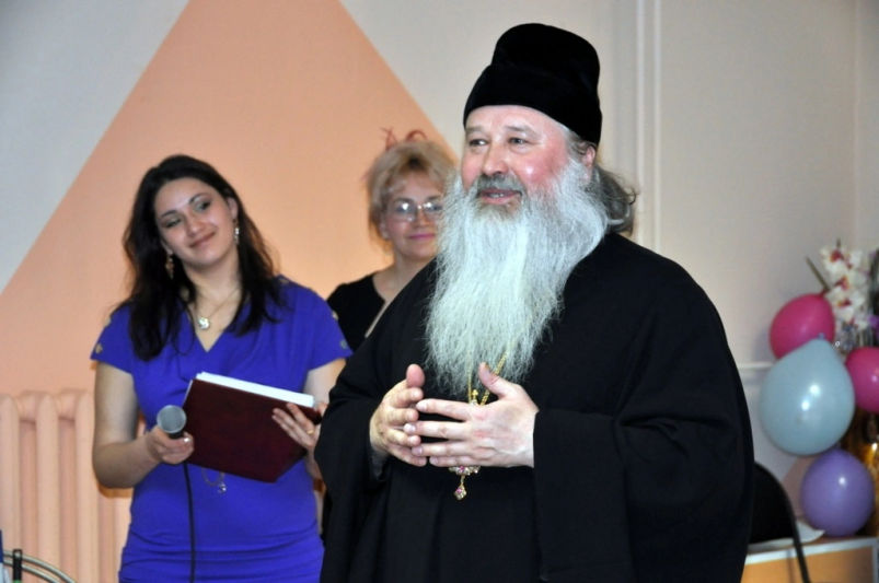 В этот день в 2013 году главная больница Сахалина получила в подарок иконы святых мучениц
