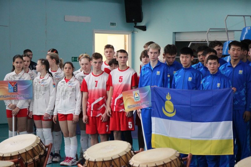 В Южно-Сахалинске стартовало первенство ДФО по волейболу