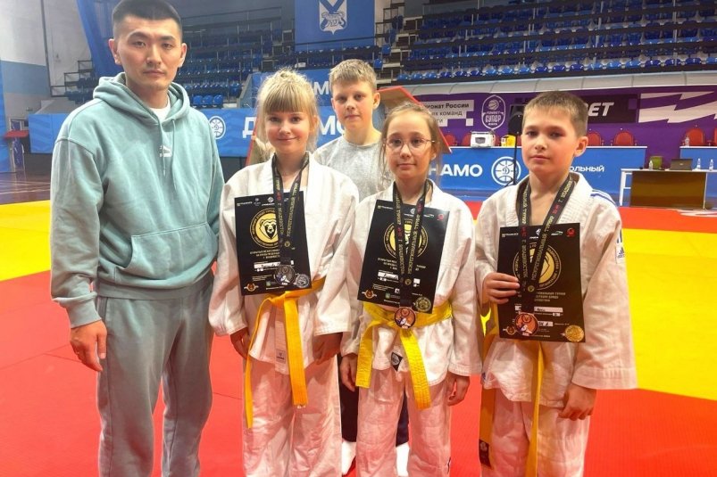 Дзюдоисты из Корсакова завоевали 3 медали на соревнованиях во Владивостоке
