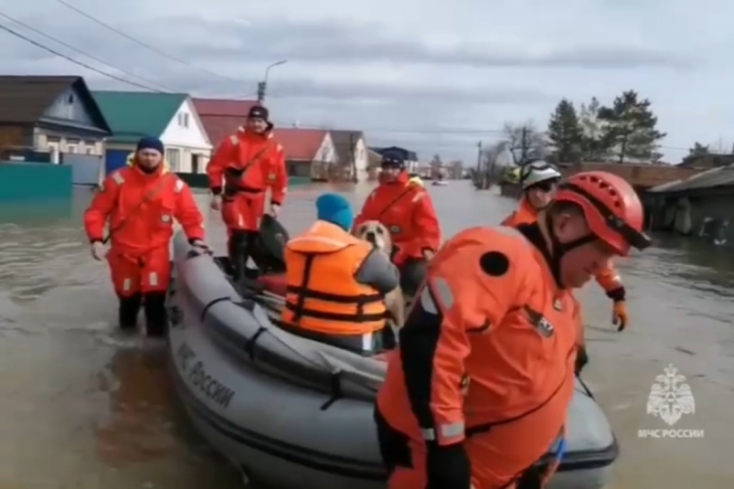 На ночь глядя:эвакуация в Орске и законопроект о запрете вэйпов в РФ