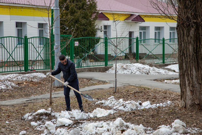 В Южно-Сахалинске прошла вторая "Чистая пятница"