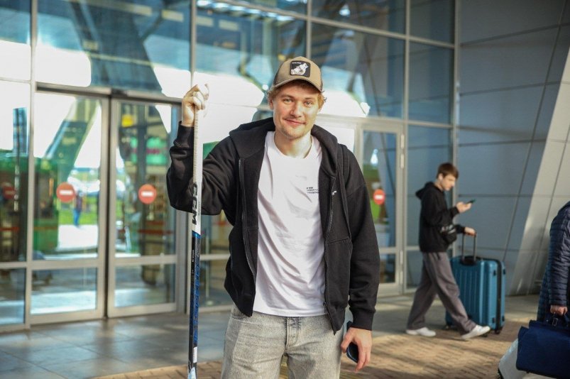 Известный российский хоккеист Андрей Миронов прибыл на Сахалин