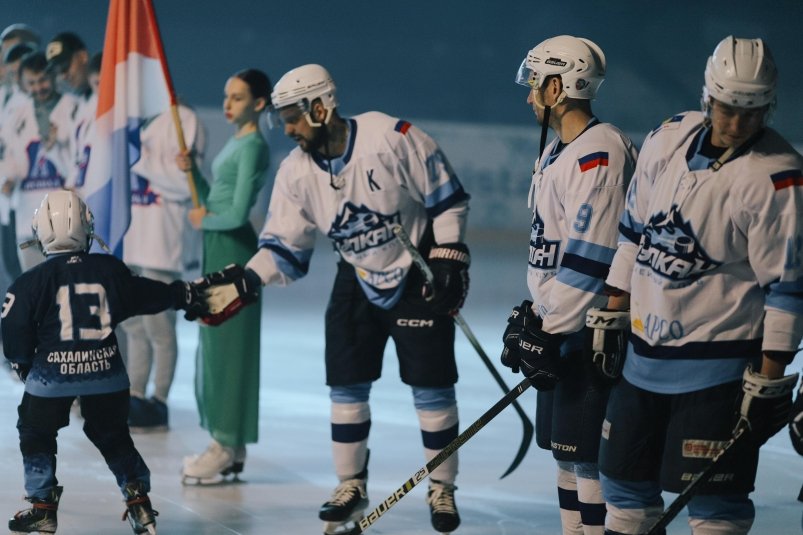 В Южно-Сахалинске стартовал хоккейный турнир 