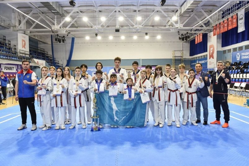 Сахалинские тхэквондисты завоевали более 40 медалей дальневосточных соревнований