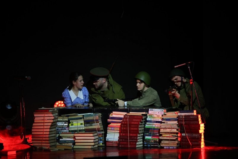 Премьера спектакля о детях-героях ВОВ состоялась в Южно-Сахалинске