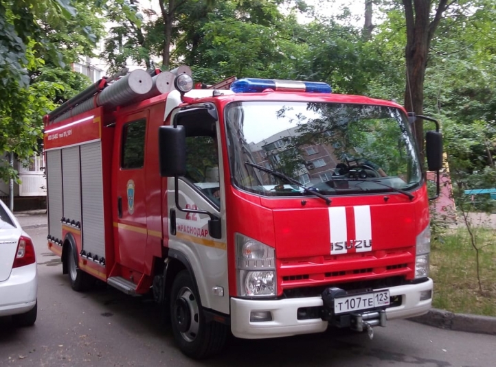 В Корсаковском районе 8 человек участвовали в тушении бани