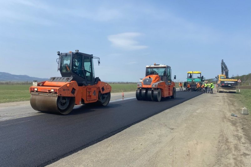 Карточный ремонт стартовал на автодороге между Южно-Сахалинском и Долинском
