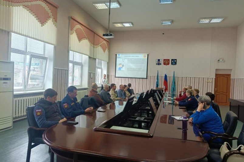 Сахалинские школьники посетили центр обработки вызовов 