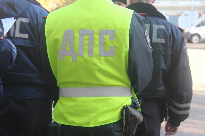 Сотрудники ГАИ на Сахалине обнаружили наркотики в кармане у водителя иномарки