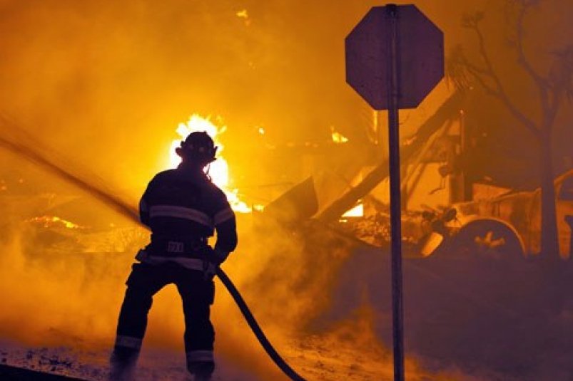 В Корсаковском районе сгорела хозпостройка
