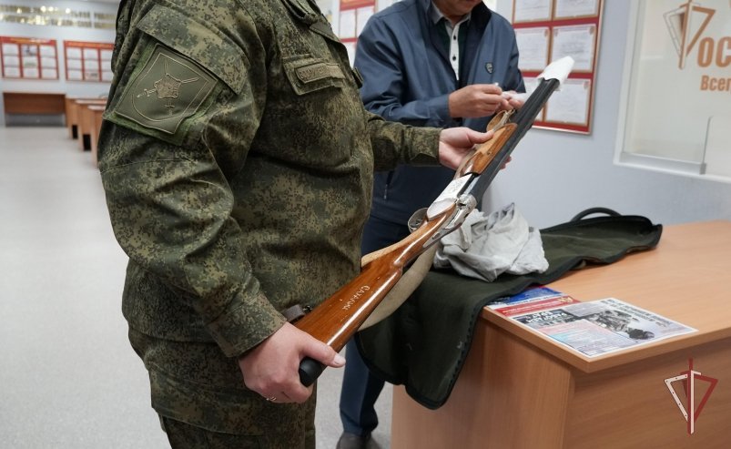 Сахалинцы впервые передали свое оружие для отправки в зону СВО