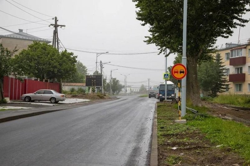 Ремонт дороги на улице Карьерной в Южно-Сахалинске завершат в конце июля
