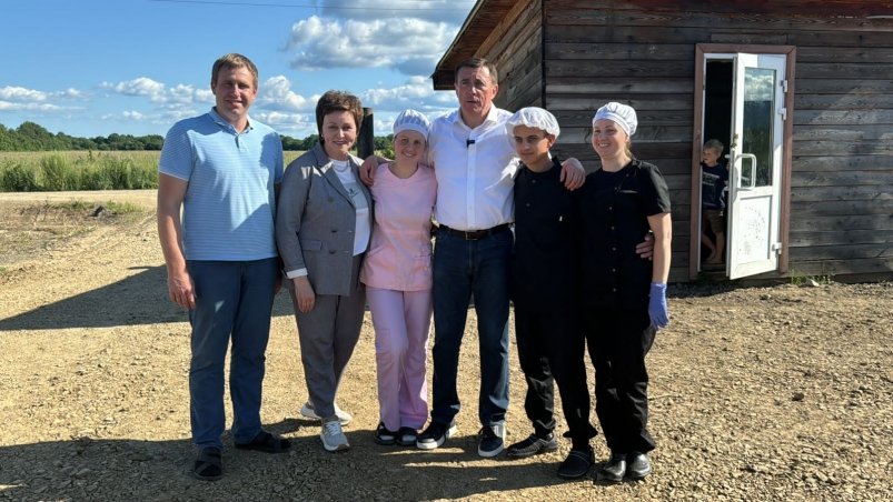Семья из Тымовского района запустила молочное производство на средства гранта