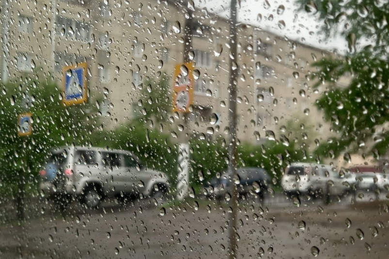 Сильный дождь накроет 9 районов Сахалина