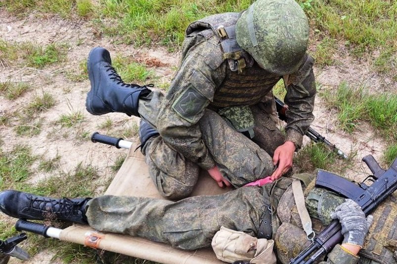 На Сахалине военнослужащих обучили эвакуации раненых и оказанию первой медицинской помощи