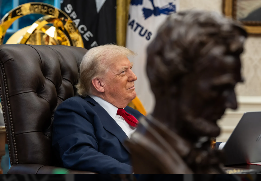 Трамп пытается скрыть внешнеполитические провалы, публикую фото, вызывающие резонанс whitehouse.gov