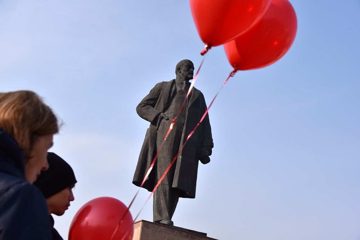 Первомай, квизы и коньки: что еще ждет сахалинцев на выходных