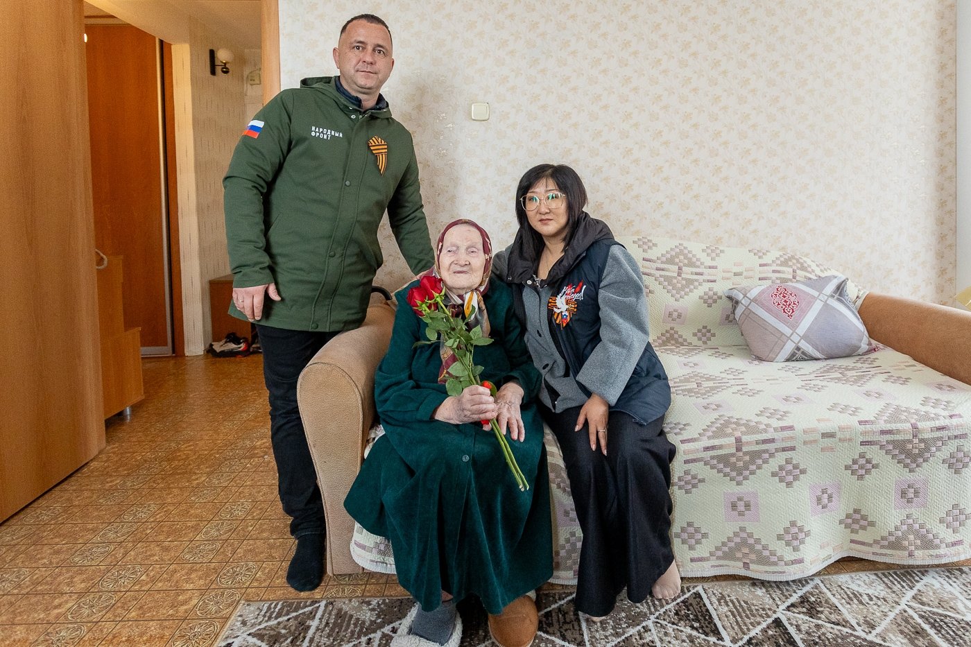 Поздравление ветерана трудового фронта Марии Ковгановой пресс-служба администрации Южно-Сахалинска