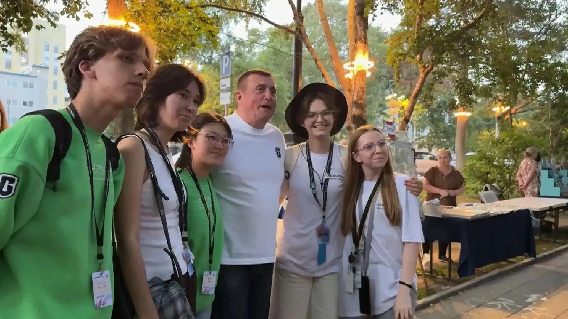 Валерий Лимаренко встретился с участниками форума &quotОстроVа&quot пресс-служба правительства Сахалинской области