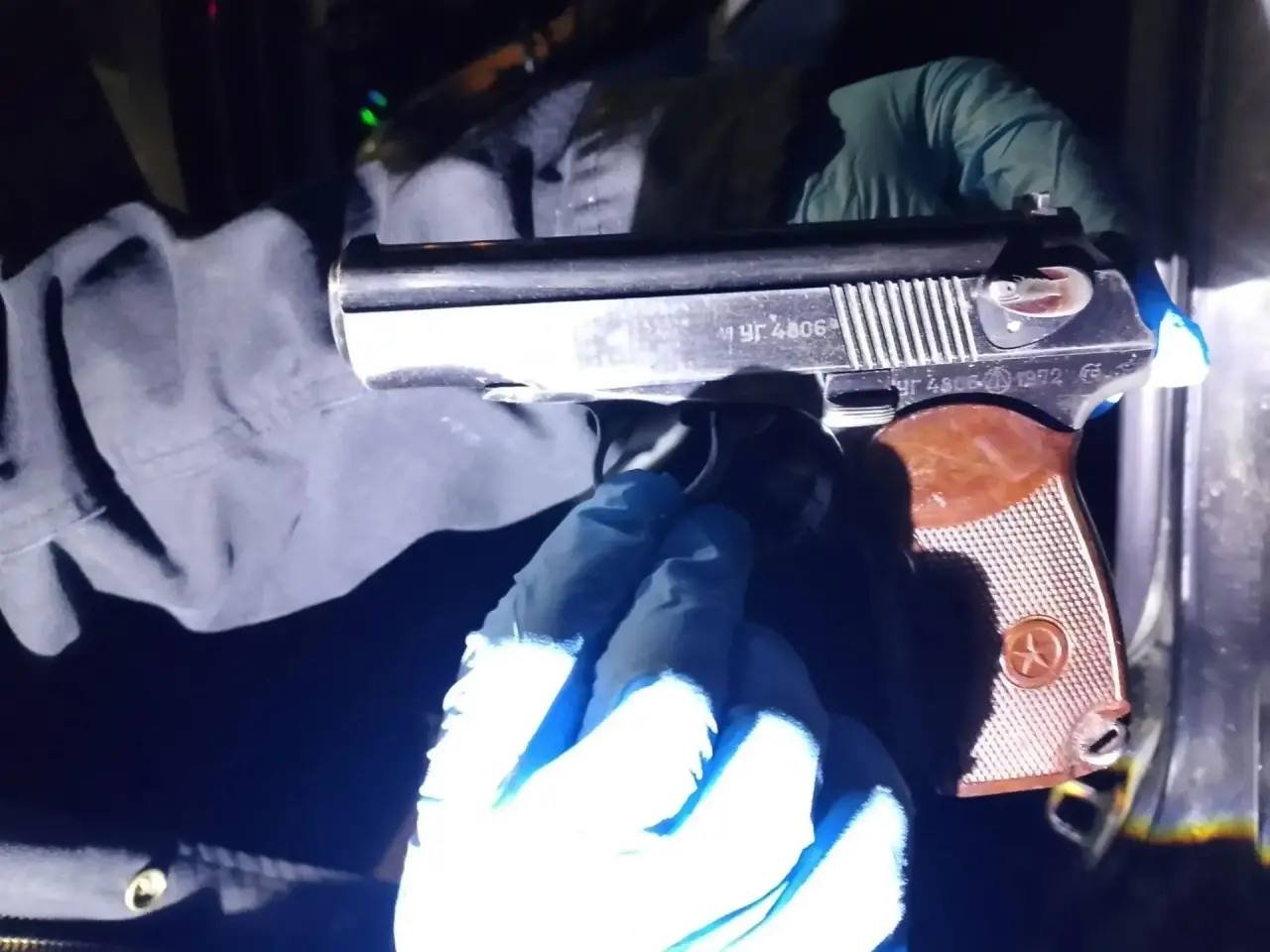 Самодельный пистолет и патроны нашли полицейские в машине жителя Южно-Сахалинска УГИБДД УМВД России по Сахалинской области