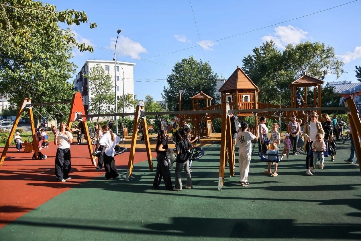 Сквер &quotМирный&quot в Южно-Сахалинске пресс-служба минЖКХ Сахалинской области